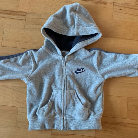 Nike hoodie / jakke for baby