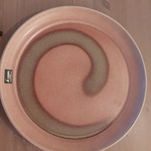 Lannem keramikk fat