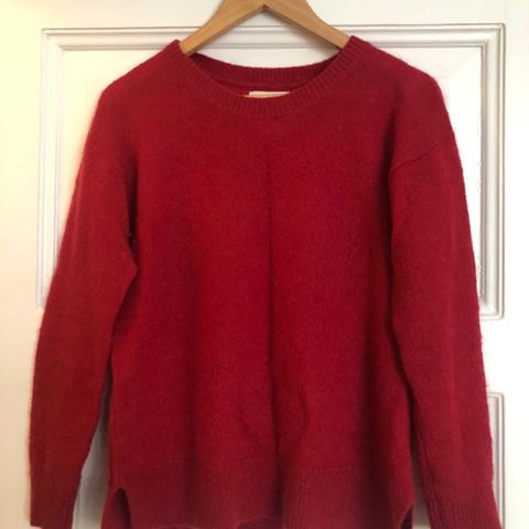 Rød genser i ull/ mogair blanding