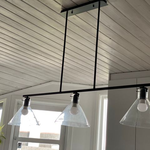 Lampe takrekke - fint til spisebord.