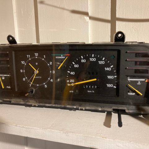 Toyota Carina TA60 Speedometer