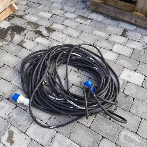 kabel med 16A 230 V