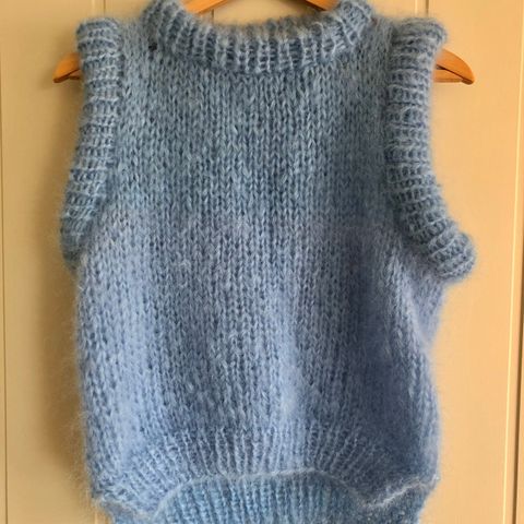 knit by Elisabeth MinMote vesten🥰