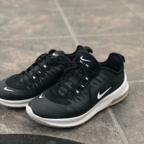 Nike airmax axis