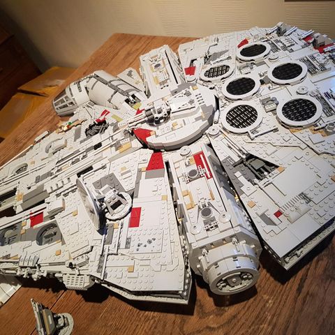 LEGO Star wars 75192 Millennium Falcon