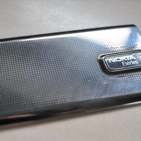 Bakplate/batterideksel/bakdeksel til Nokia E-66-telefon