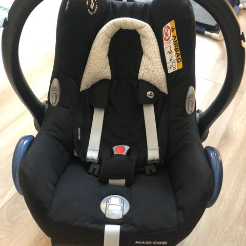 Maxi-cosi Isofix cabrio fix  (base og sete) Brukt i 3 mnd.