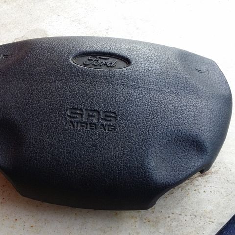 Ford Escort Airbag