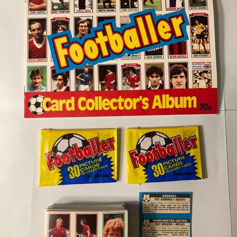 Topps 1981 fotballkort; komplett sett 65 trippelkort, uåpna pakker, album