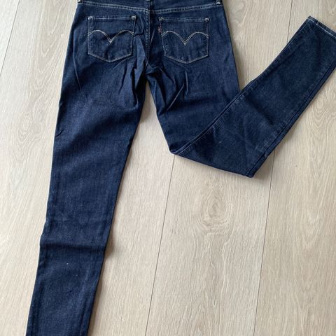 Levis slight curve bukse / jeans / olabukse i størrelse 27 SOM NY