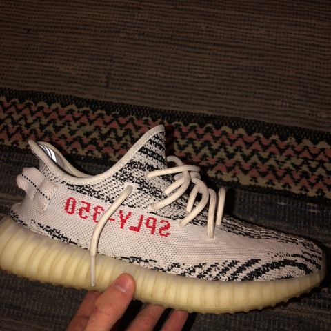 Yeezy Boost 250 V2 Zebras Str 42