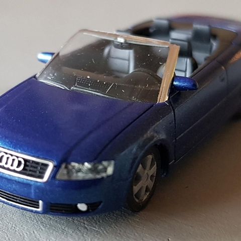 Audi A4 Cabriolet fra Herpa + to Kinder biler.