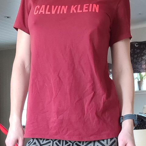 Calvin Klein t-skjorte i str s