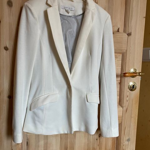 Hvit H&M blazer i str. XS (34)