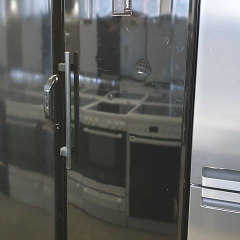 Samsung kjøleskap i sort Fri Frakt