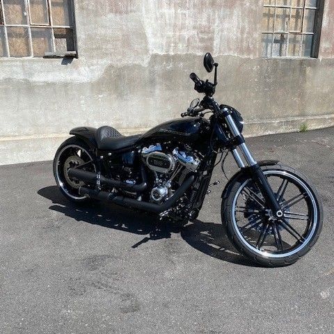 Div Harley Davidsson - originale deler til 2018 FXBRS Breakout selges