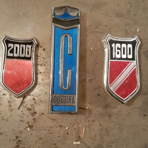 Ford Cortina Emblem