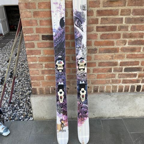 Offpiste-ski dame Line Pandora med Marker-binding