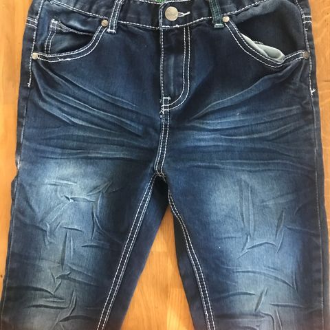 KNOX. Tøff jeans str.158. Mørk blå. Lang smal modell. pent brukt..