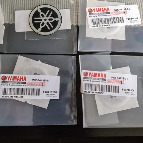 Originale Yamaha dekaler selges (2 stk)