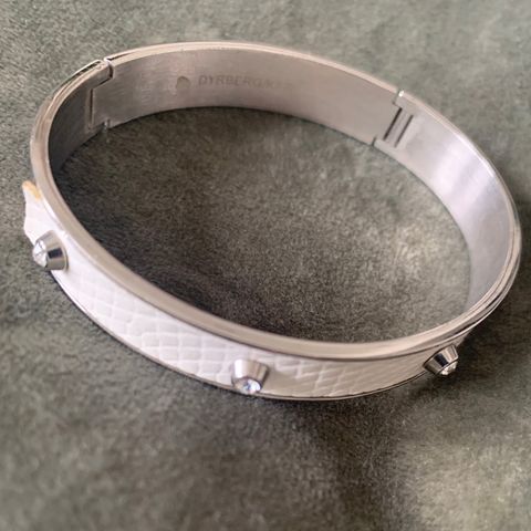 Vakkert Dyberg/Kern armbånd