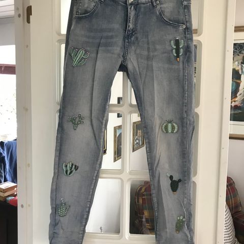 Bianco jeans str 38 selges kr 100