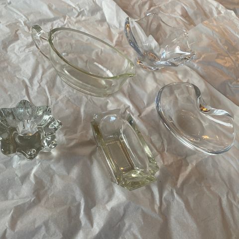 glass diverse skåler lysestaker