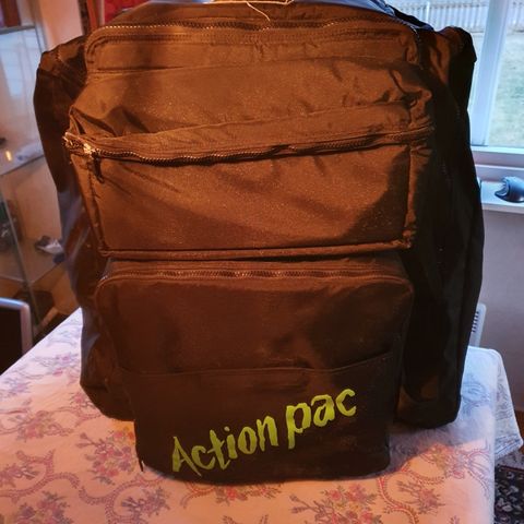 Action pac dykker bag selges