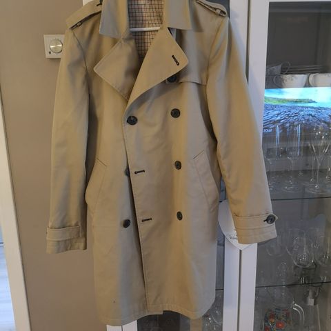 Nydelig El Ganso trench coat selges