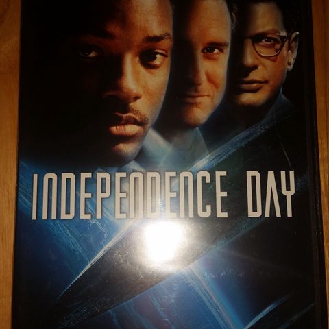 Independence day. DVD. ( Will Smith, Jeff Goldblum, Bill pullman) 2 Discer