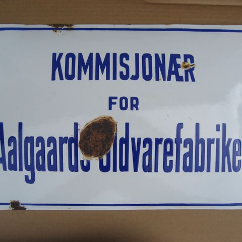 EMALJESKILT. SKILT. EMALJE. CATHRINEHOLM. AALGÅRDS ULLVAREFABRIKKER. EMALJERT.