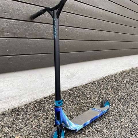 Trikse sparkesykkel- Blunt KOS Stunt Scooter