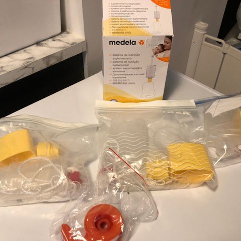 NY PRIS!! 4 sett av Medela Supplemental Nursing System