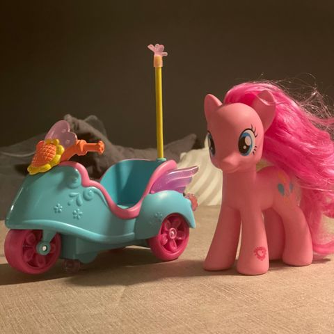 Fjernstyrt My Little Pony på scooter