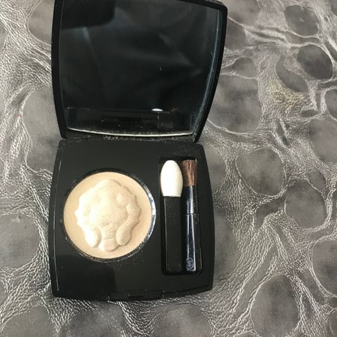 Chanel Longwear powder øyenskygge