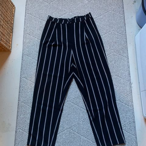 Stripete bukse brukt 1-2 ganger 