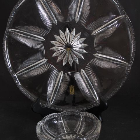 Hadeland glass, Palme kakefat fra 1899, Diameter 29 cm, høyde 3,7 cm.