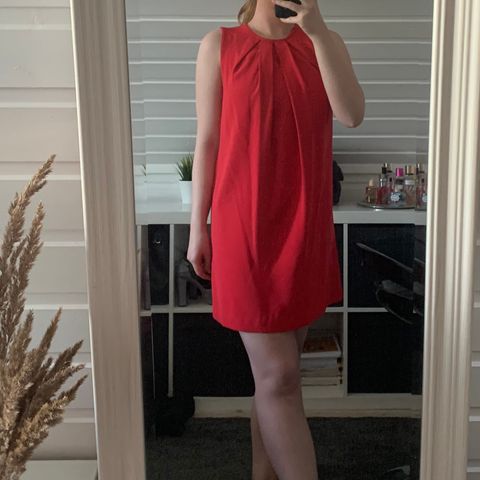 Ny Mango kjole /Rød kjole (loose fit) S-M