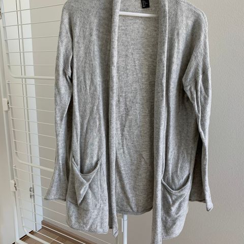 Cardigan fra H&M - Størrelse M