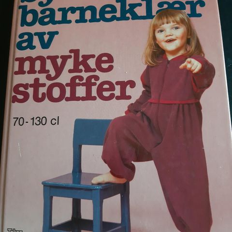 Sy barneklær av myke stoffer.