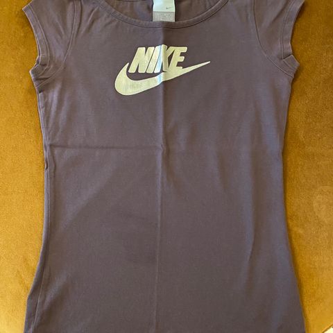 Nike topp brun str. S