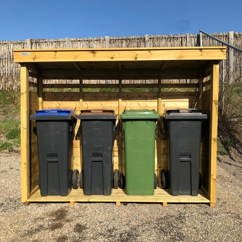 Søppelstativ - søppelhus for 3 - 5 beholdere i impregnert materiale fra