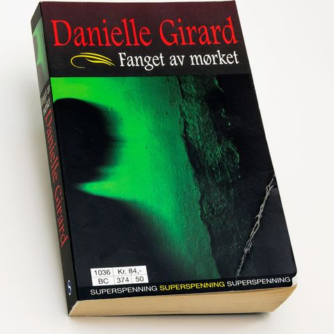 Fanget av mørket - Danielle Girard