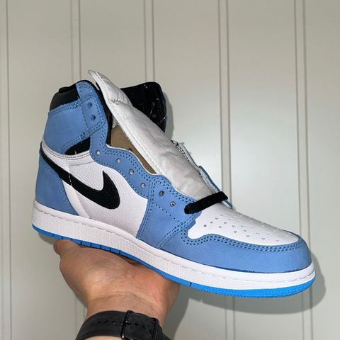 Air Jordan 1 University Blue