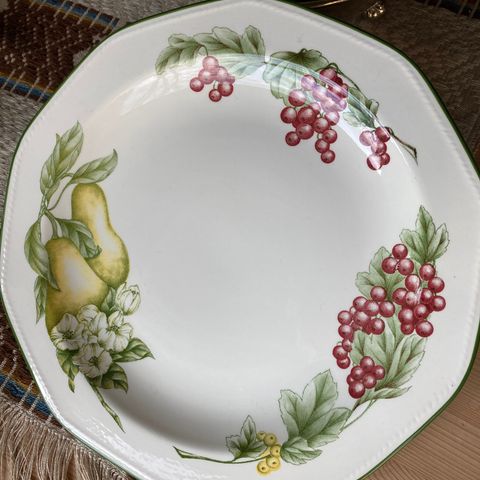 Staffordshire England - Stort fat med fruktmotiv - Churchill tableware