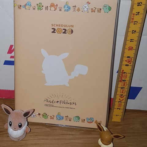 Pokemon 2020 kalender bok med 2 stk. Eevee figurer selges samlet!