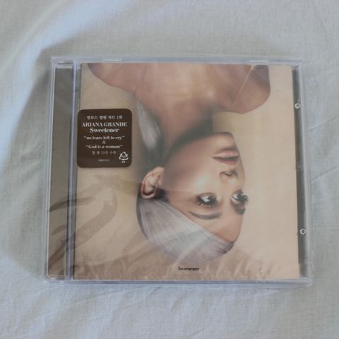 Ariana Grande Sweetener CD | Korean Version (Med Gjennomsiktige Kort)