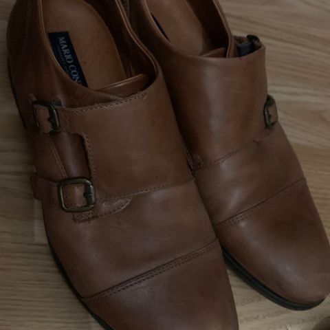 Pensko/dress sko i svart og brun.