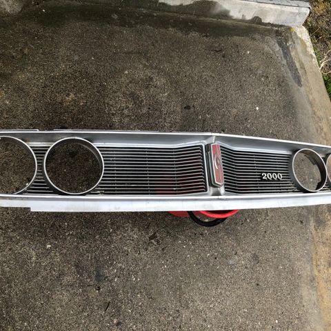 Grill til Toyota Corona Mark ll