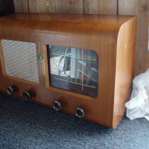 STOR RETRO  RADIO